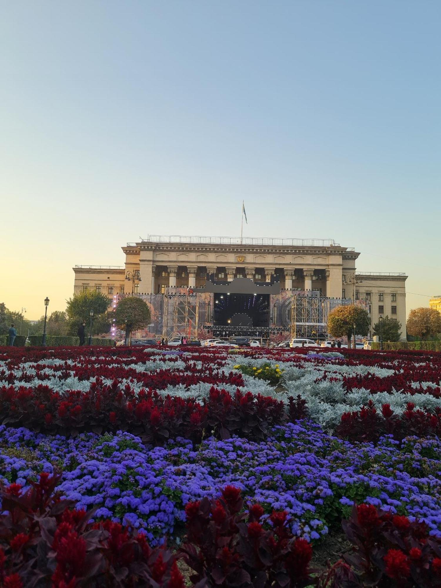 Nadezhda Apartments On The Nauryzbai Batyr 82 Almaty Exterior foto